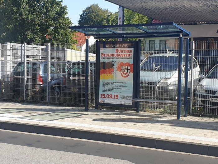 Stadt Hürth prüft Mini-Wiesen auf Bushaltestellen